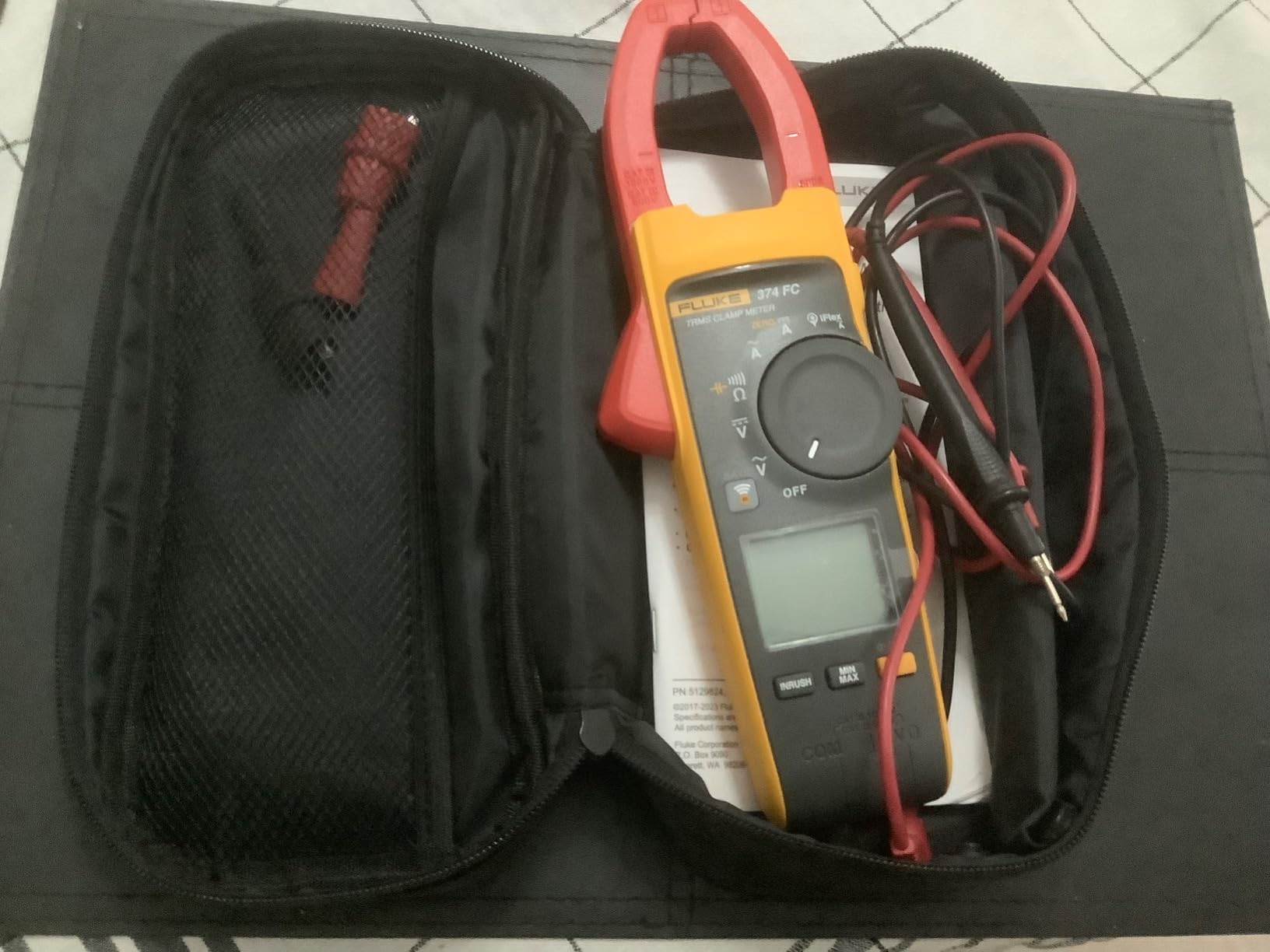 FLUKE-374 FC 600A Ac/Dc TRMS Wireless Clamp customer photo 2