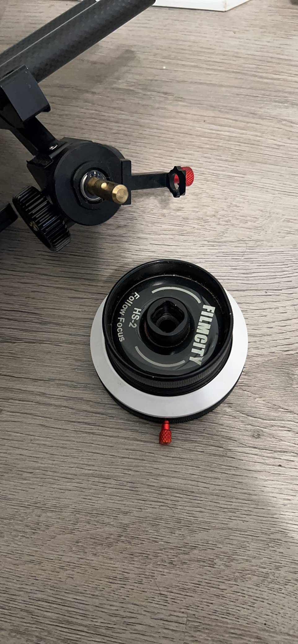 HS-2 Follow Focus with Hard Stops for Camera & Shoulder Rigs. 15mm Rod Quick Release Clamp. 0.8 Pitch Gear, 43 Teeth. Gear Belt Fits 46 to 110mm Lenses. Speed Crank Included (HS-2) customer photo 1