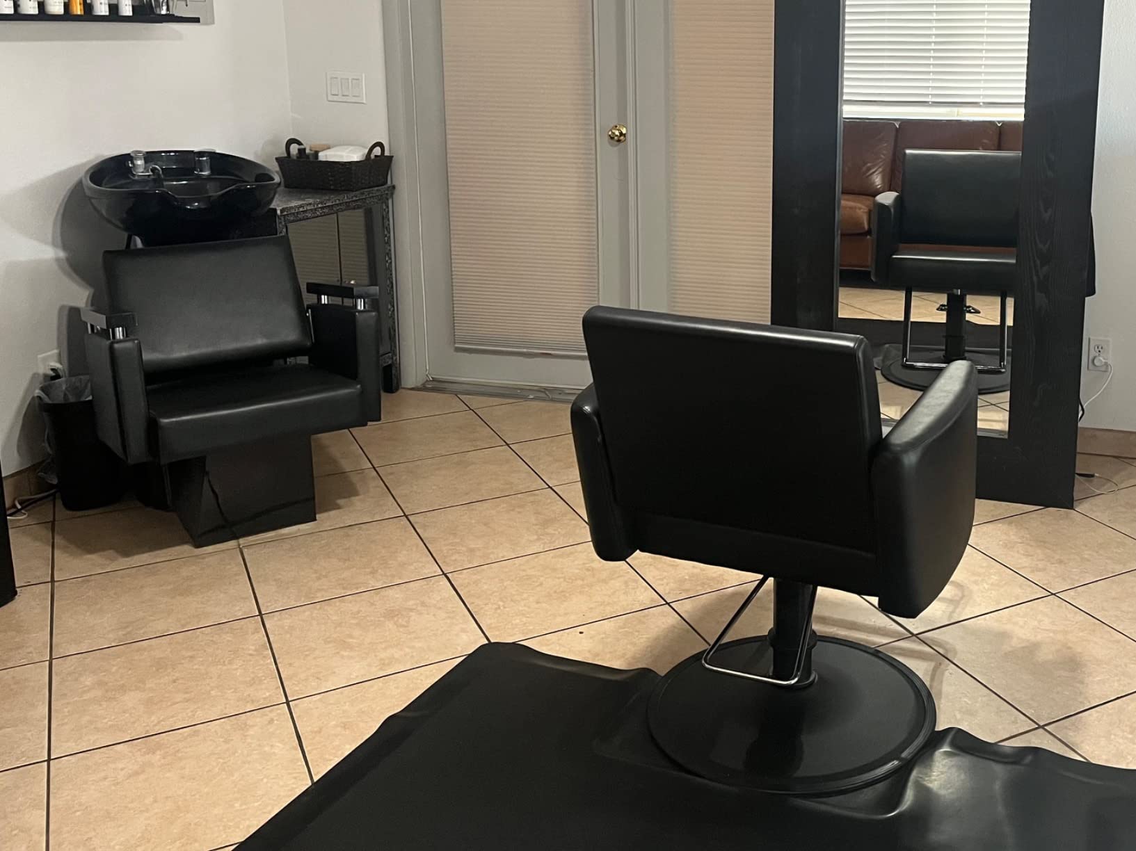Buy-Rite Onyx Salon Styling Chair Black Strong Hydraulic Base Open Back customer photo 1