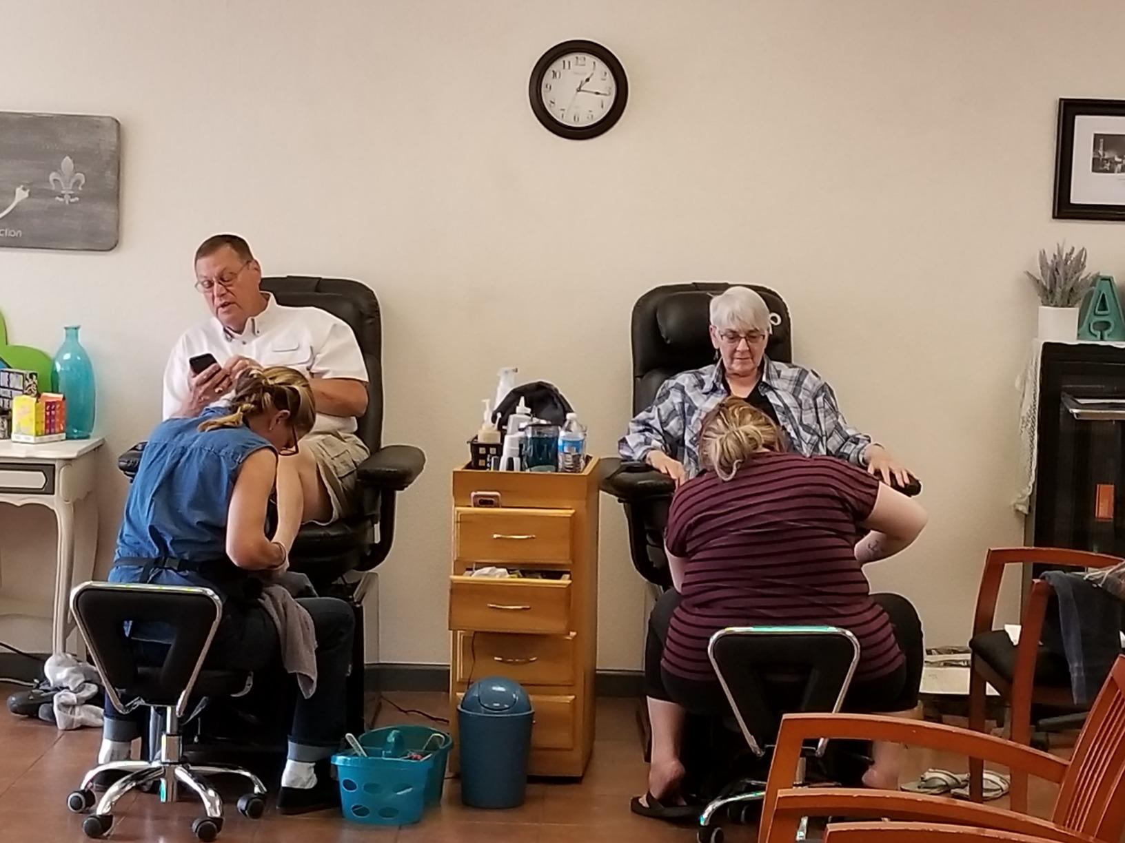 Pibbs PS92 No Plumbing Pedicure Spa Chair with Footsie Bath customer photo 1