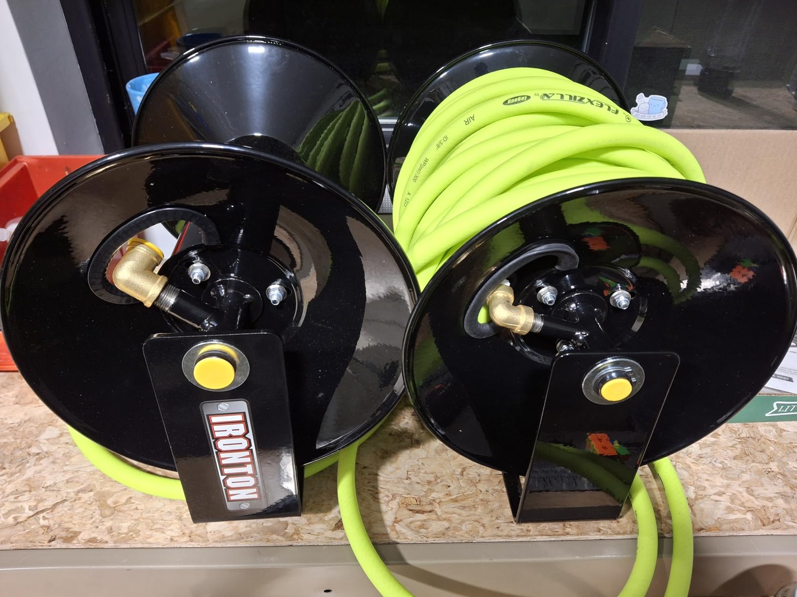 Ironton Air Hose Reel, Holds 3/8 in. x 100 ft. Hose, 300 PSI customer photo 1
