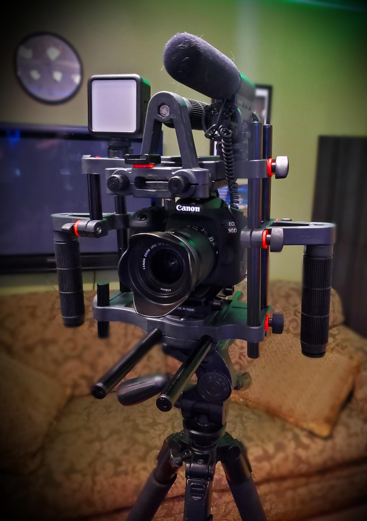 FC-CTH Power Camera Cage with Top Handle, Side Grips & 15mm Rods customer photo 1