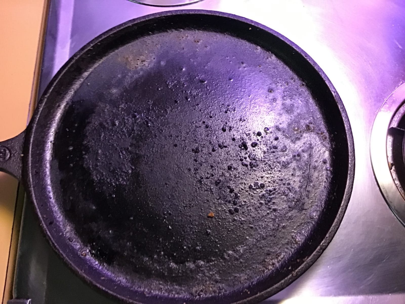 CARON & DOUCET - Cast Iron Seasoning & Cleaning Oil | 100% Plant-Based & Food Grade! | Best for Seasoning, Restoring, Curing and Care (8oz) customer photo 2