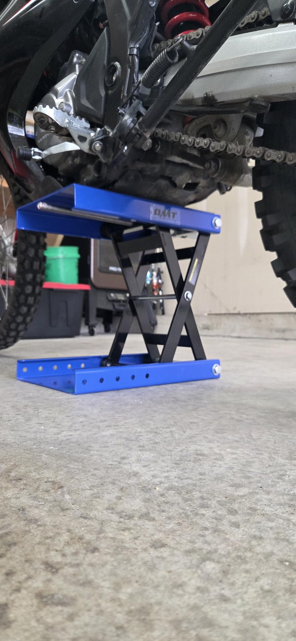 OMT 1100lb Motorcycle Scissor Lift Jack Wide Deck Motorbike Hoist Stand customer photo 1