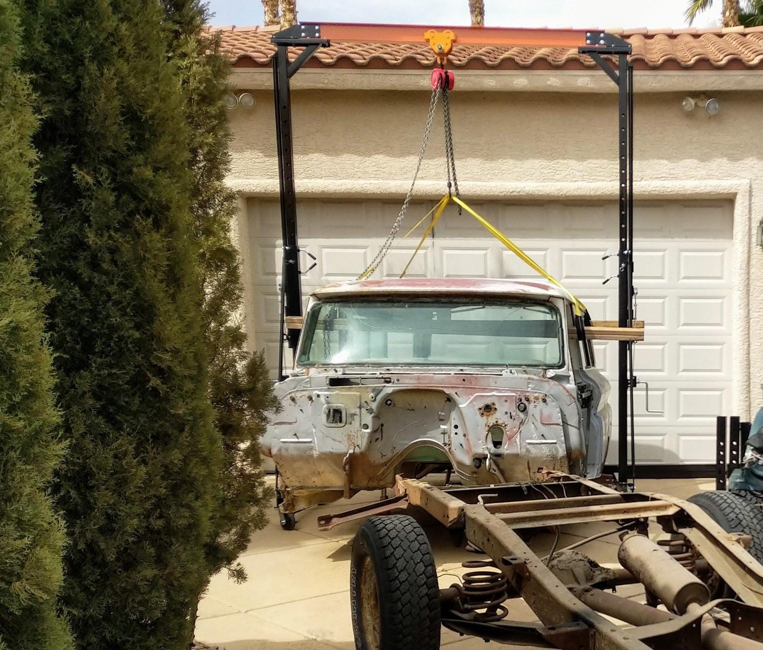 Titan Attachments Telescoping Gantry Crane, 1 Ton Capacity, Shop Hoist Lift Rated 2,000 LB, Portable Design with Locking Wheels, Adjustable Height up to 12 FT, Durable Steel Construction, Frame Only customer photo 2