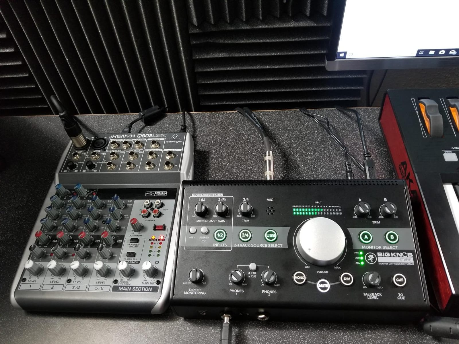 Mackie Big Knob Series, 3x2 Studio Monitor Controller 192kHz USB I/O (BIG KNOB STUDIO) customer photo 1