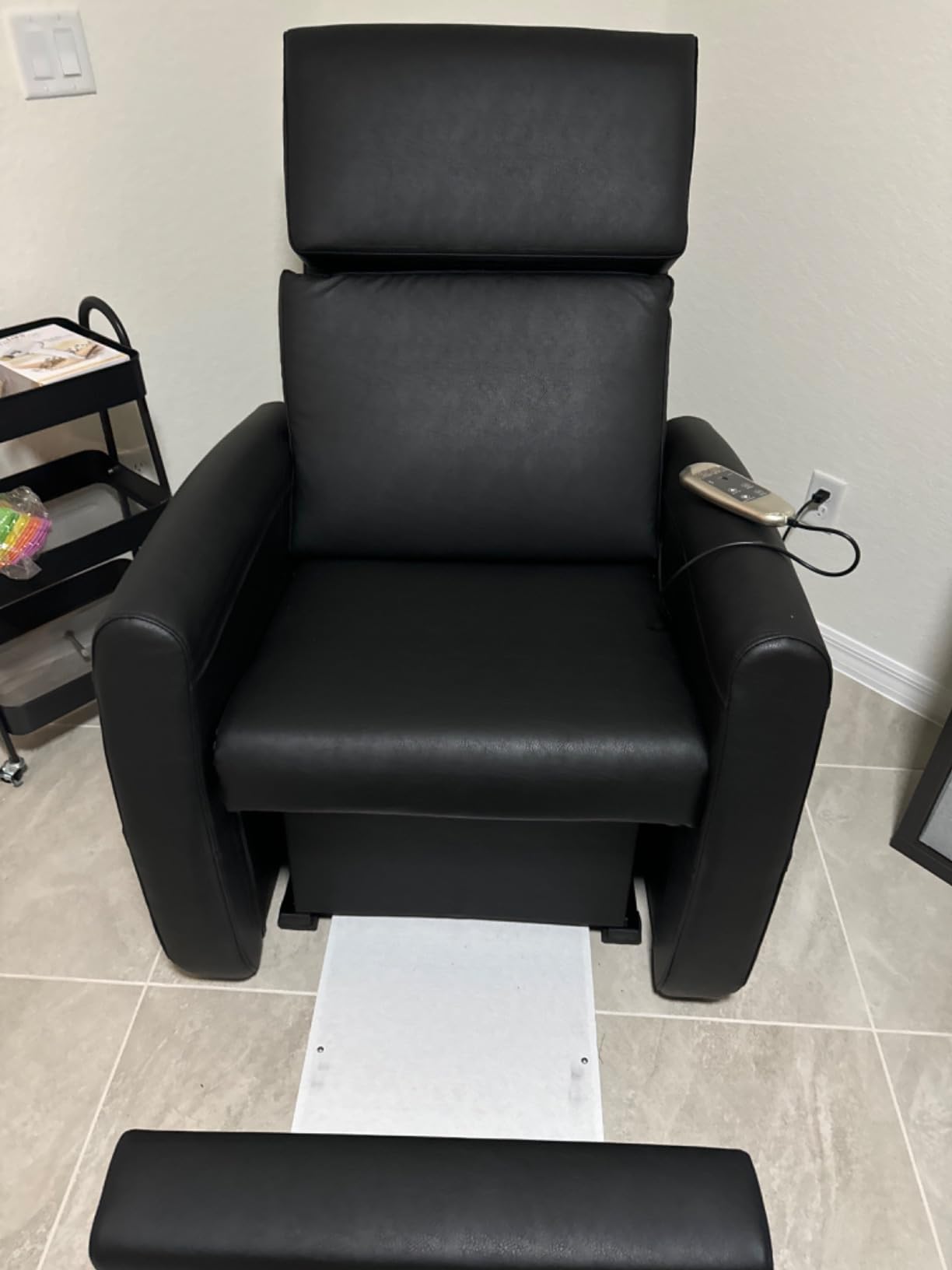 Pibbs PS9 Pedicure Lounge Chair with Massage No Plumbing customer photo 1