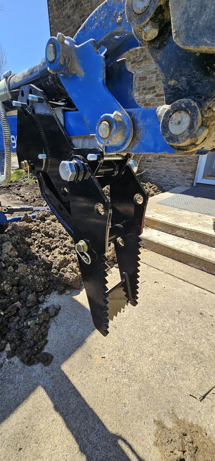 ECOTRIC Backhoe Thumb Excavator Attachment Boom Width Compatible with Woods customer photo 1