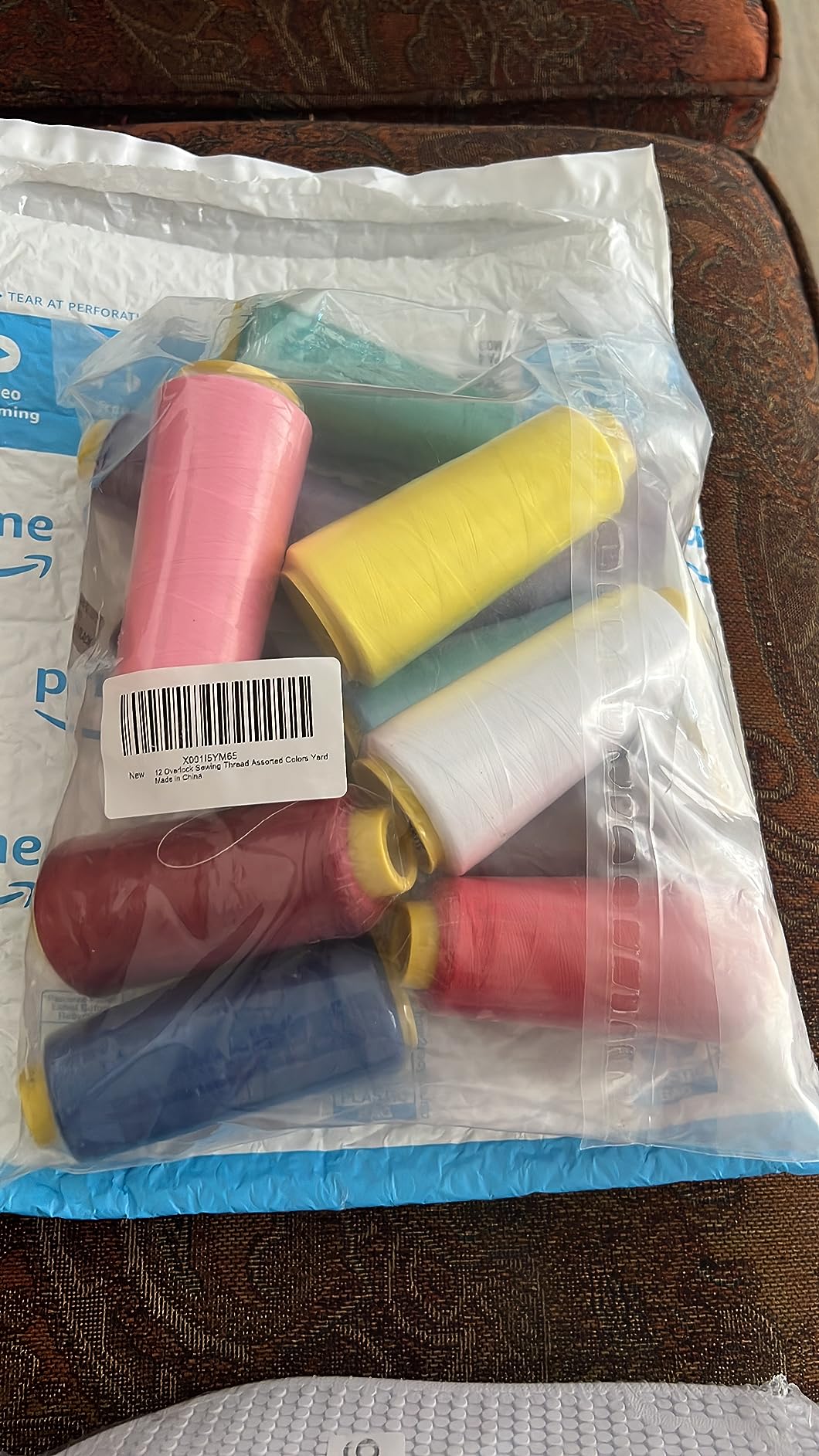 ilauke 12 x 1800 Yards Serger Thread Cones, All Purpose Polyester Thread customer photo 1