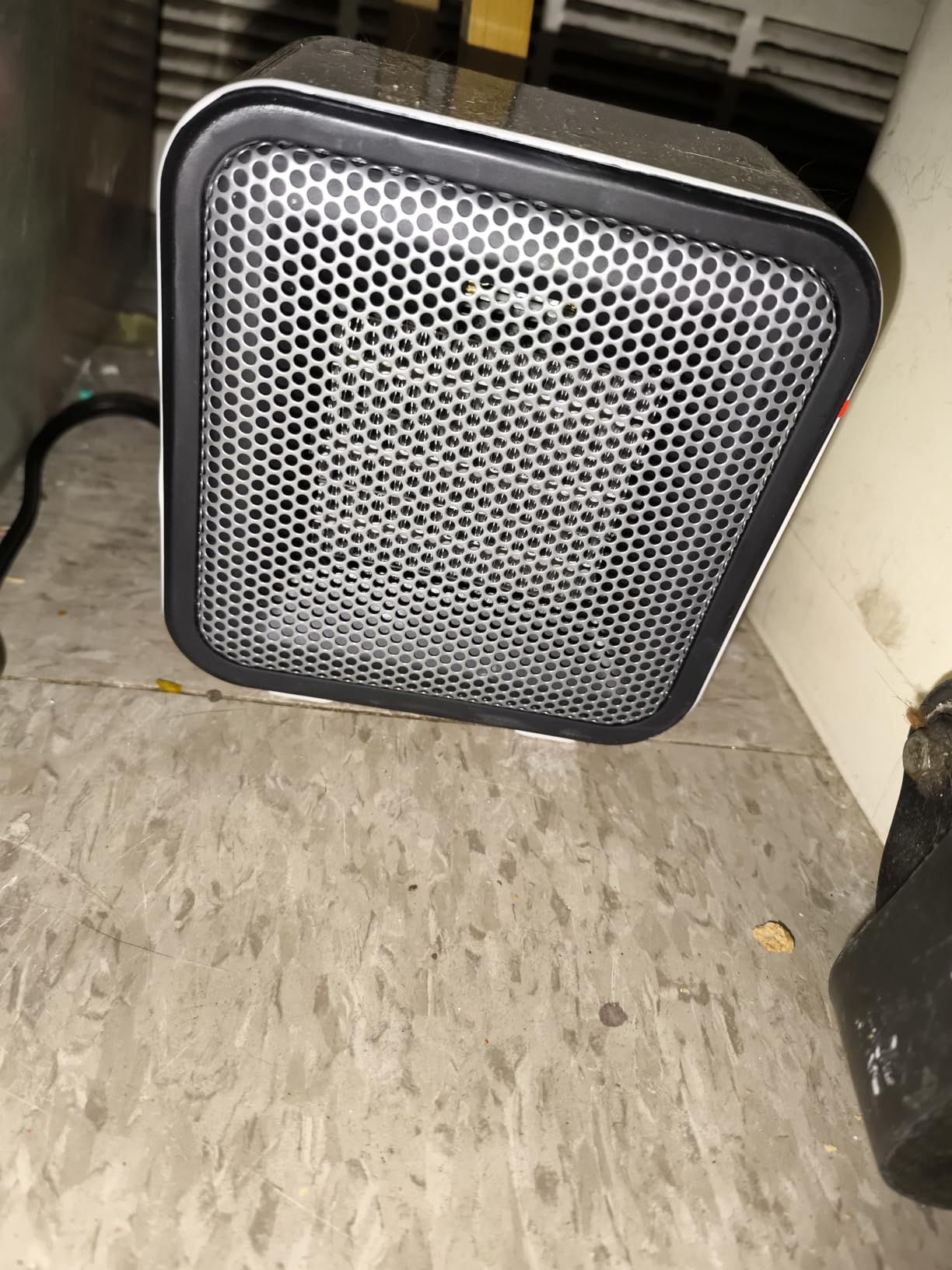 Amazon Basics Ceramic Space Heater, Portable Mini Heater for Office Desk, Fast Heating, Efficient, Indoor Use, 500W, With Tip-Over Protection, Lightweight 1.4 lbs, White, 5.9