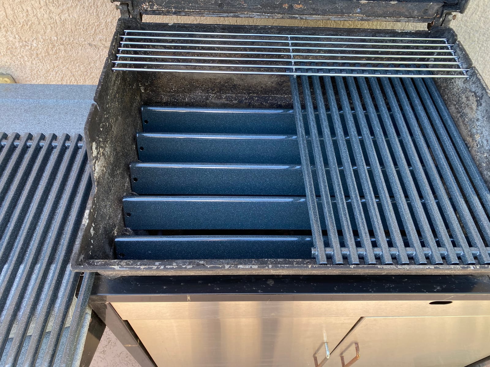 Antree 7525 Porcelain Enameled Grates (17.4 x 11.8 x 0.25) for Weber Spirit 300 Series, Spirit 700, Genesis Silver Gold B/C Replacement Weber 7525 Grates customer photo 1
