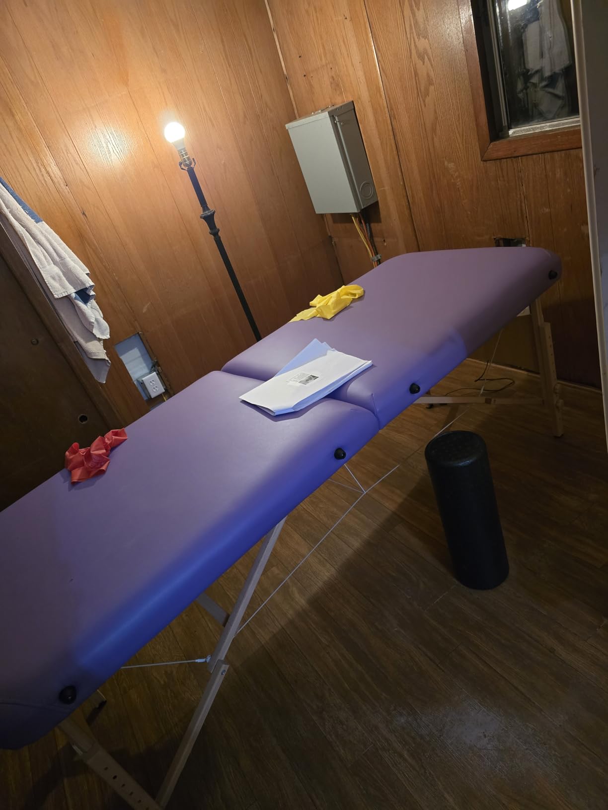 Saloniture Basic Portable Folding Massage Table - Black customer photo 2