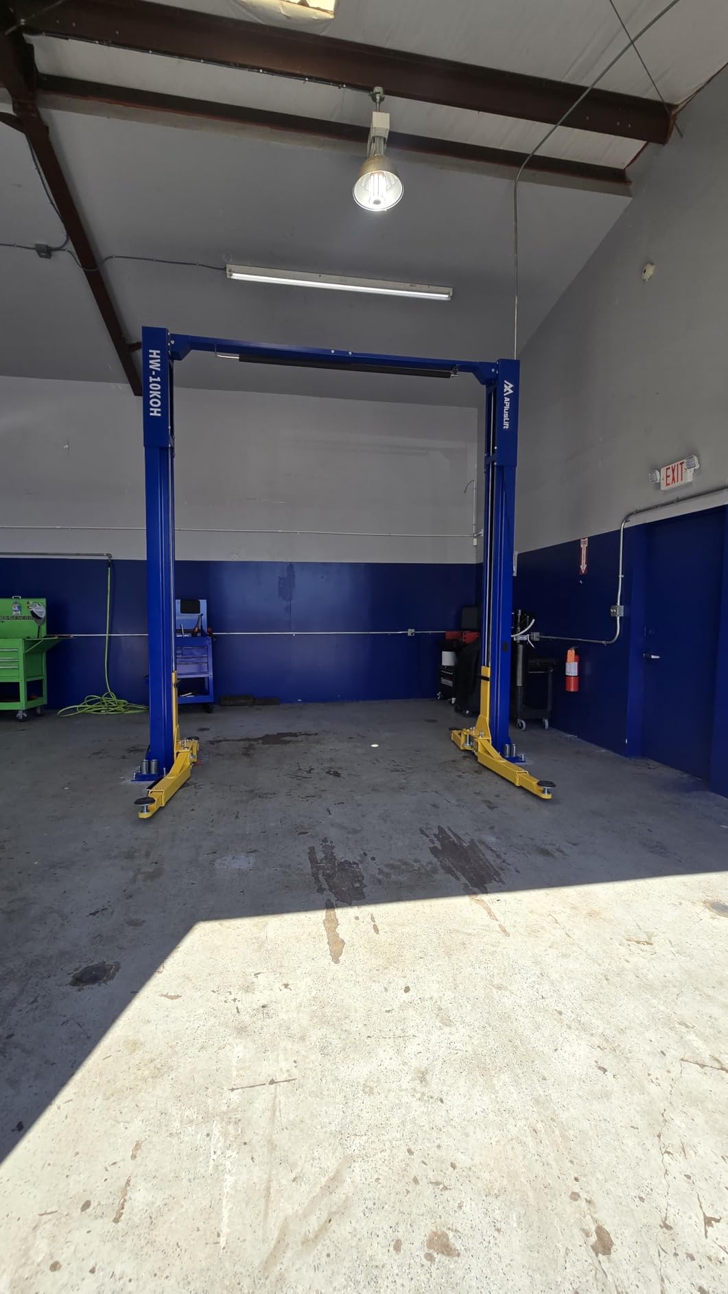 APlusLift HW-10KOH-A 10000LB Two Post Overhead Car Lift 3 Year Warranty customer photo 1