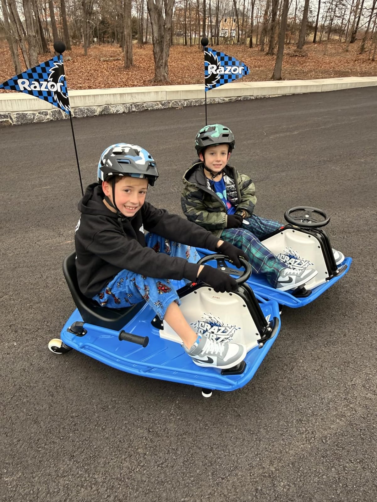 Razor Crazy Cart – 12 MPH (19 KMH) Ultimate Drifting Machine with 40 Min Ride Time, High-Torque Motor and Pro-Style Drift Bar for Extreme Fun, Ages 9+ customer photo 1