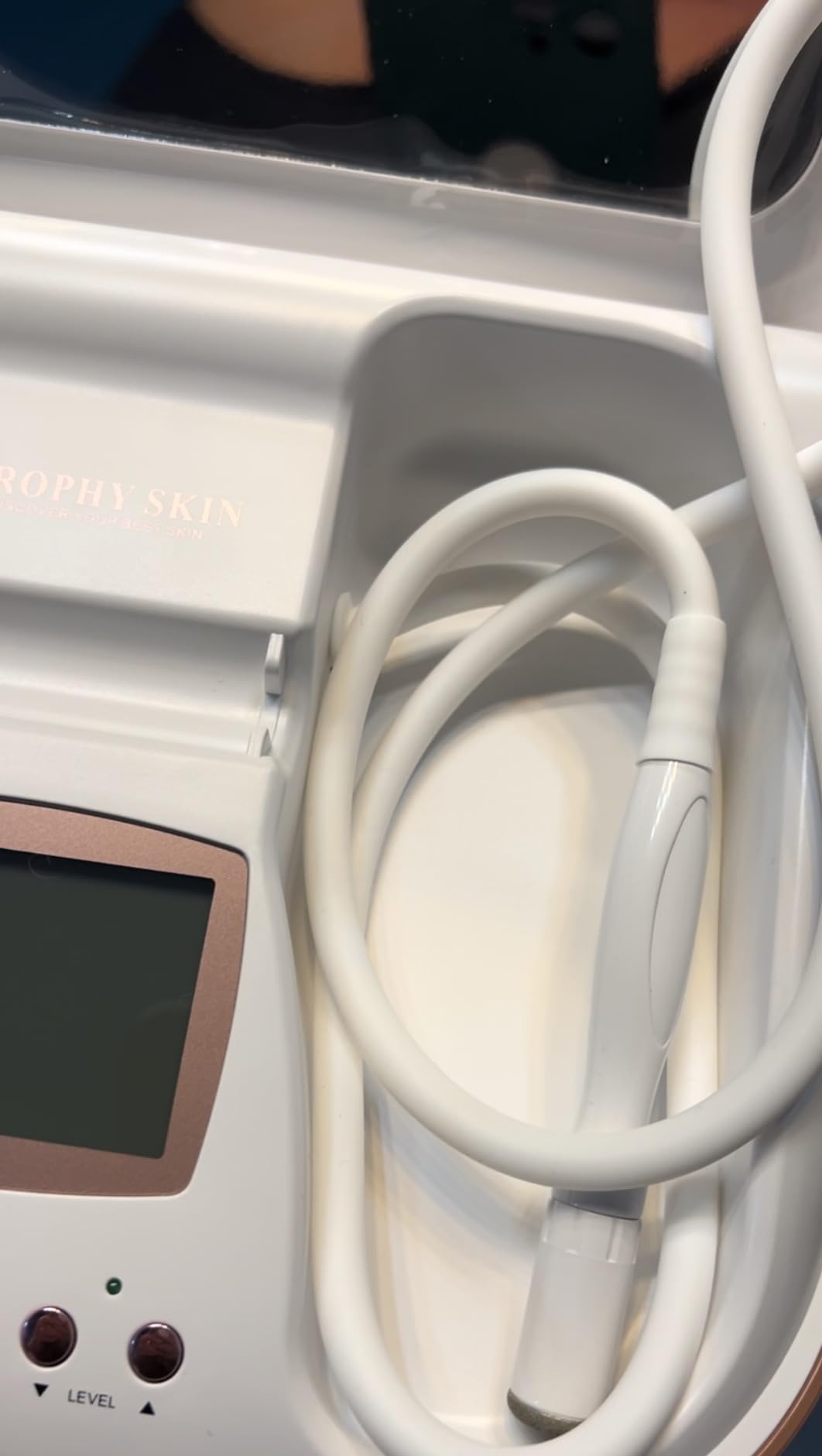 Trophy Skin MicrodermMD - At Home Microdermabrasion Kit - Anti Aging and Acne Treatment - Contains Real Diamond and Pore Extractor Tips to Rejuvenate Skin - White customer photo 1