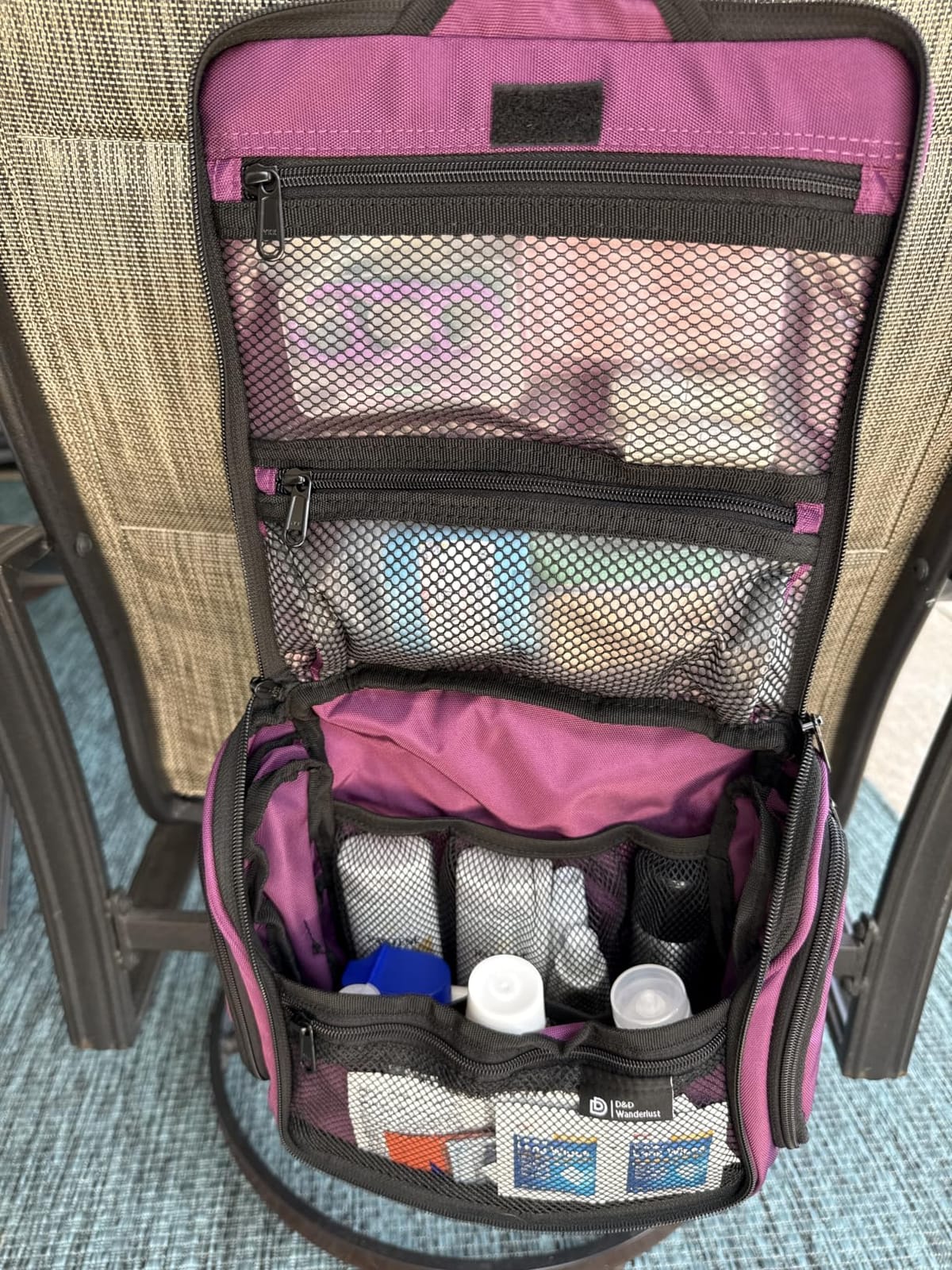 D&D Wanderlust Hanging Travel Toiletry Bag for Women & Men, Large Organizer customer photo 1