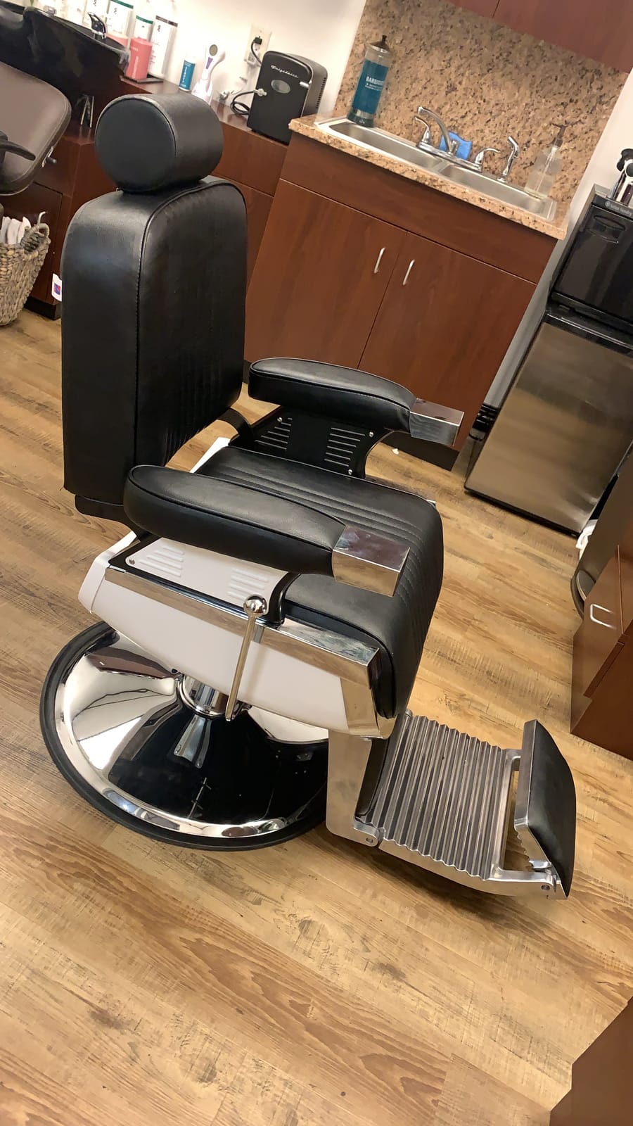 Artist hand Barber Chair Barbershop Hydraulic Recline Chairs (Black1) customer photo 1