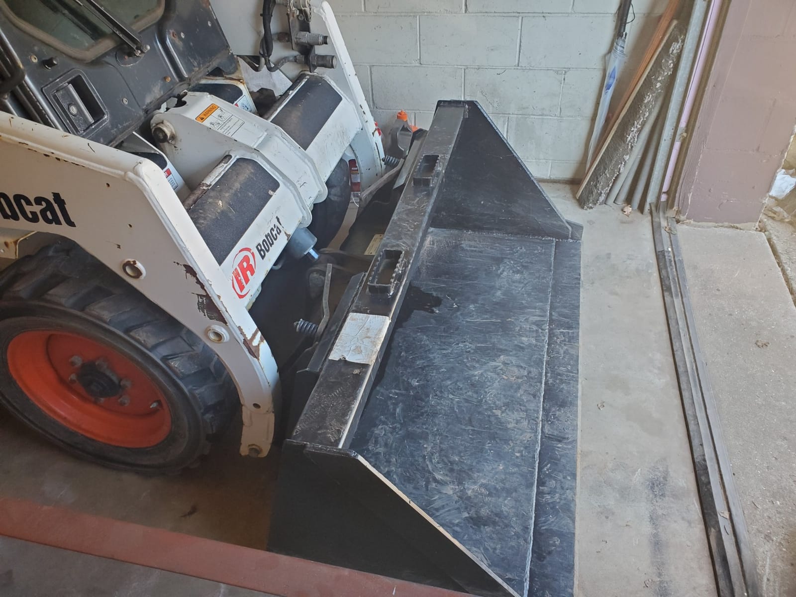 Titan Attachments Skid Steer Bucket Attachment V2 60