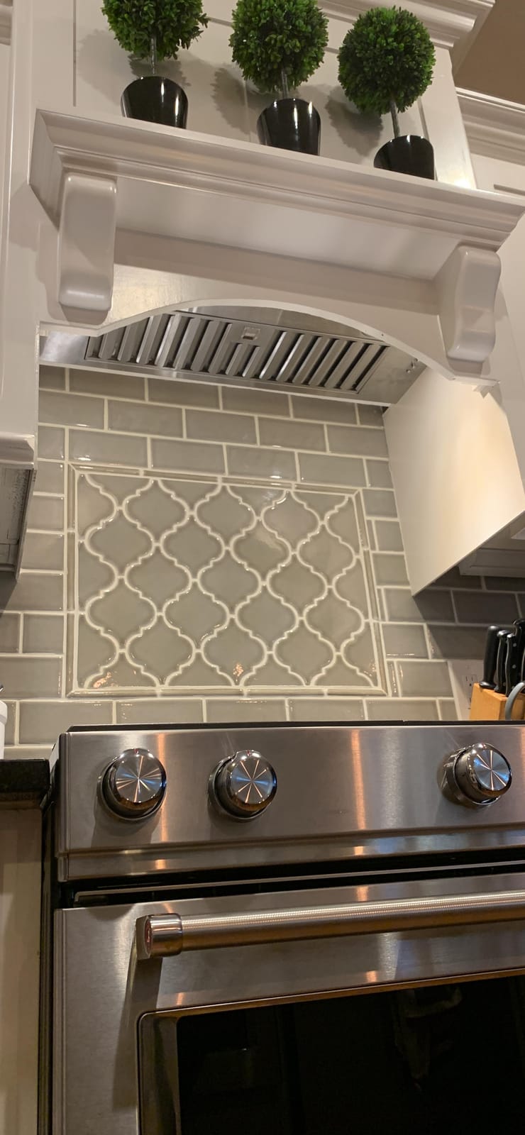 Hauslane Range Hood Insert 30 Inch, Hood Vent for Kitchen Low Noise Perfomance, Stainless Steel Ductless/Ducted Range Hood, Professional Grade Baffle Filters, LED Lamps, Kitchen Vent Hood 11.25