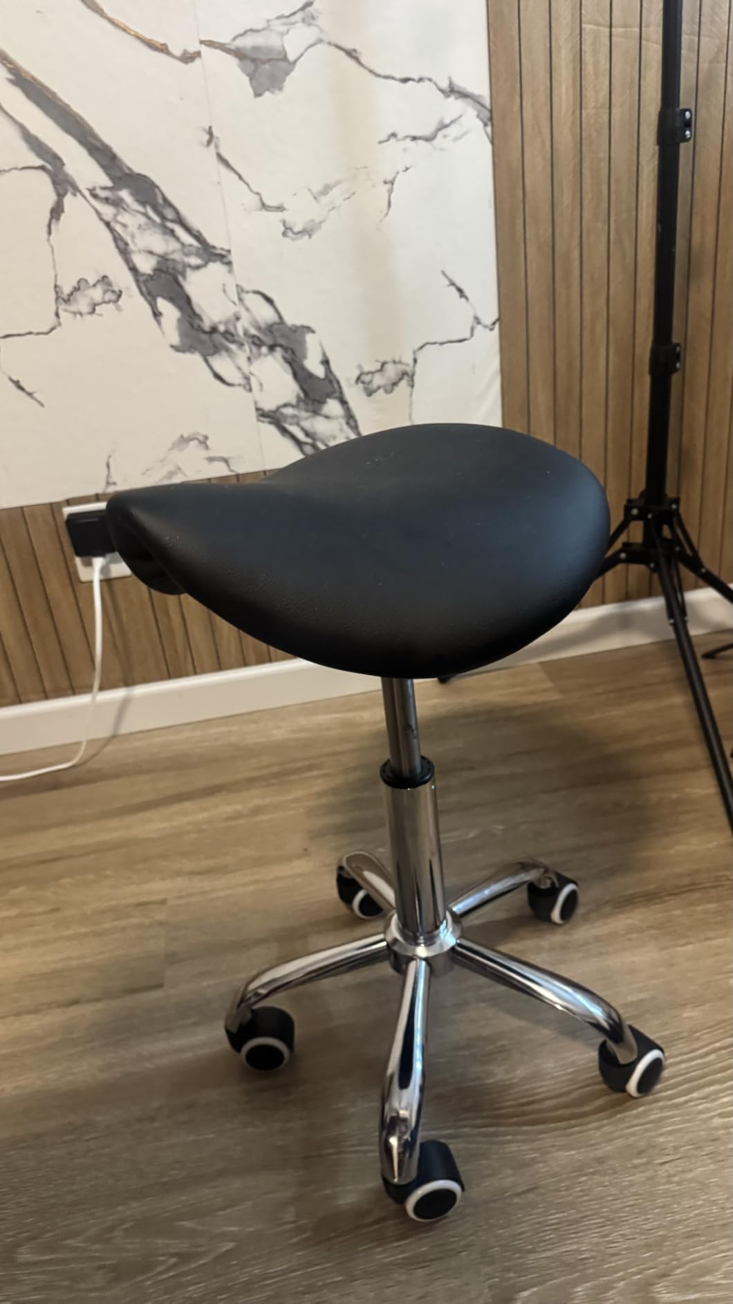 KKTONER Rolling Saddle Stool PU Leather Swivel Adjustable Rolling Stool with Wheels Salon Chair Black customer photo 1