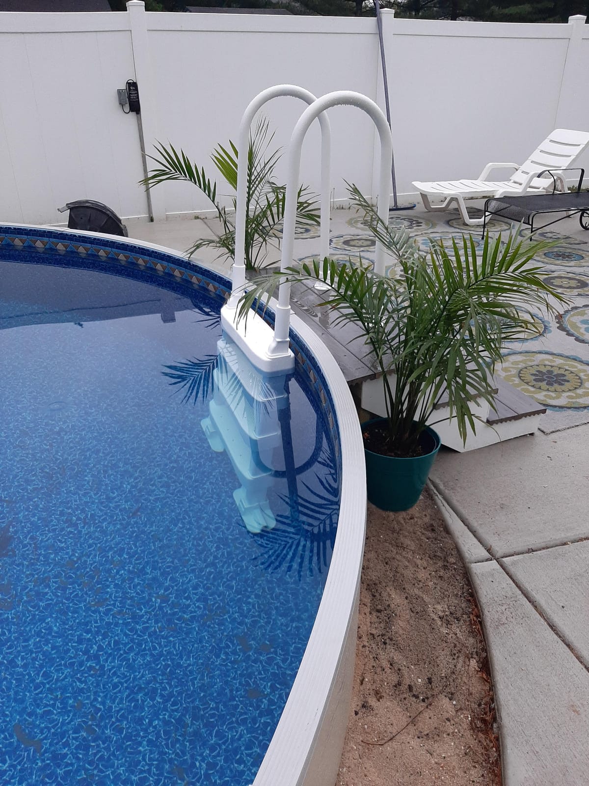 Vinyl Works Snap & Lock 4 Step Above Ground Pool Ladder, Handrails, White customer photo 1