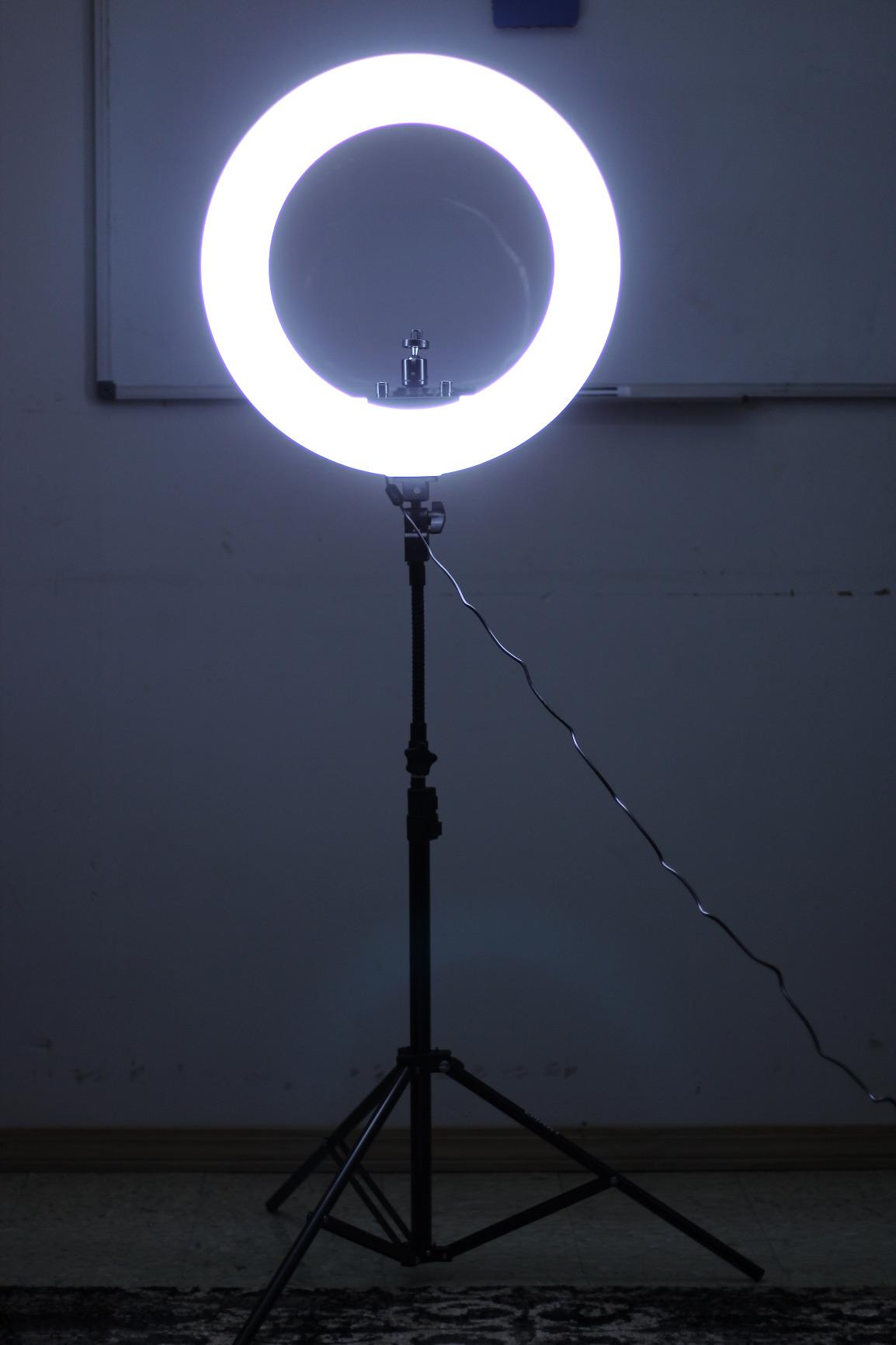 EMART 18in Ring Light with Stand, 2800-6500K LED Photography Lighting Kit customer photo 2