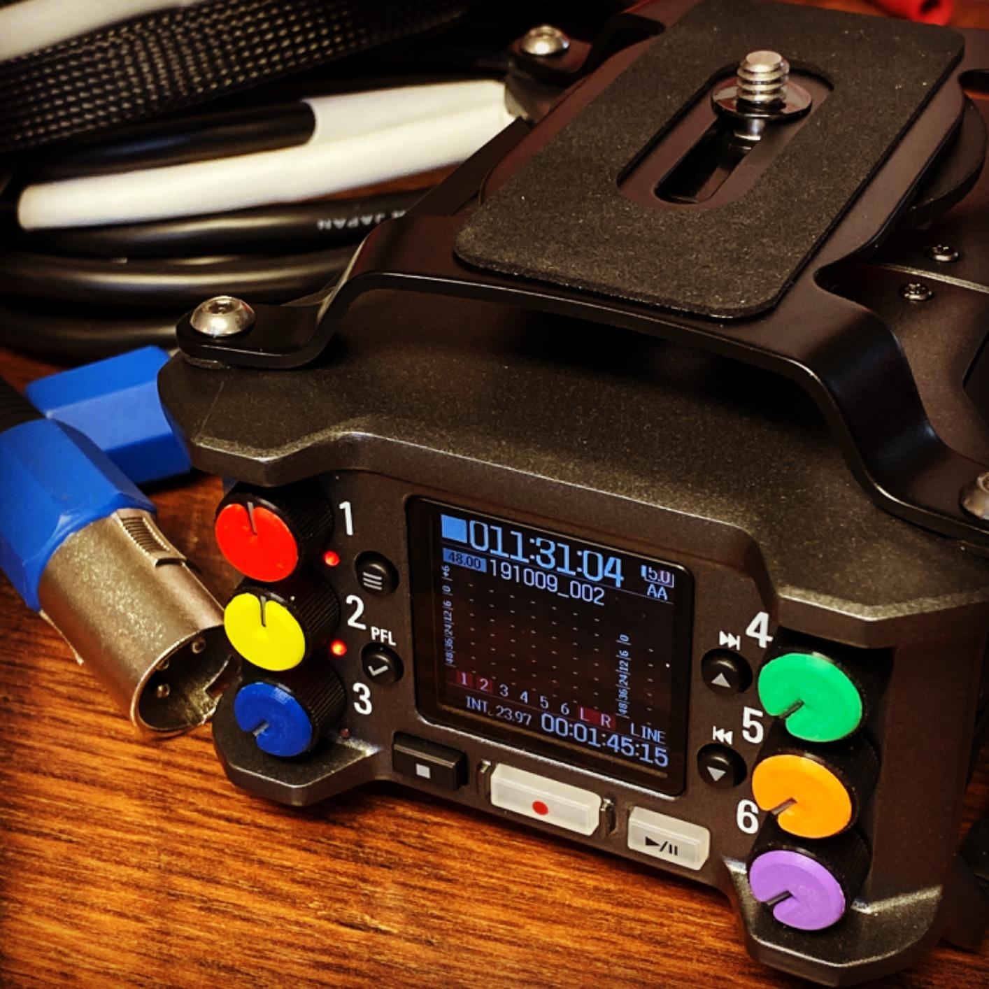 Zoom F6 Professional Field Recorder for Filmmakers & Musicians customer photo 2