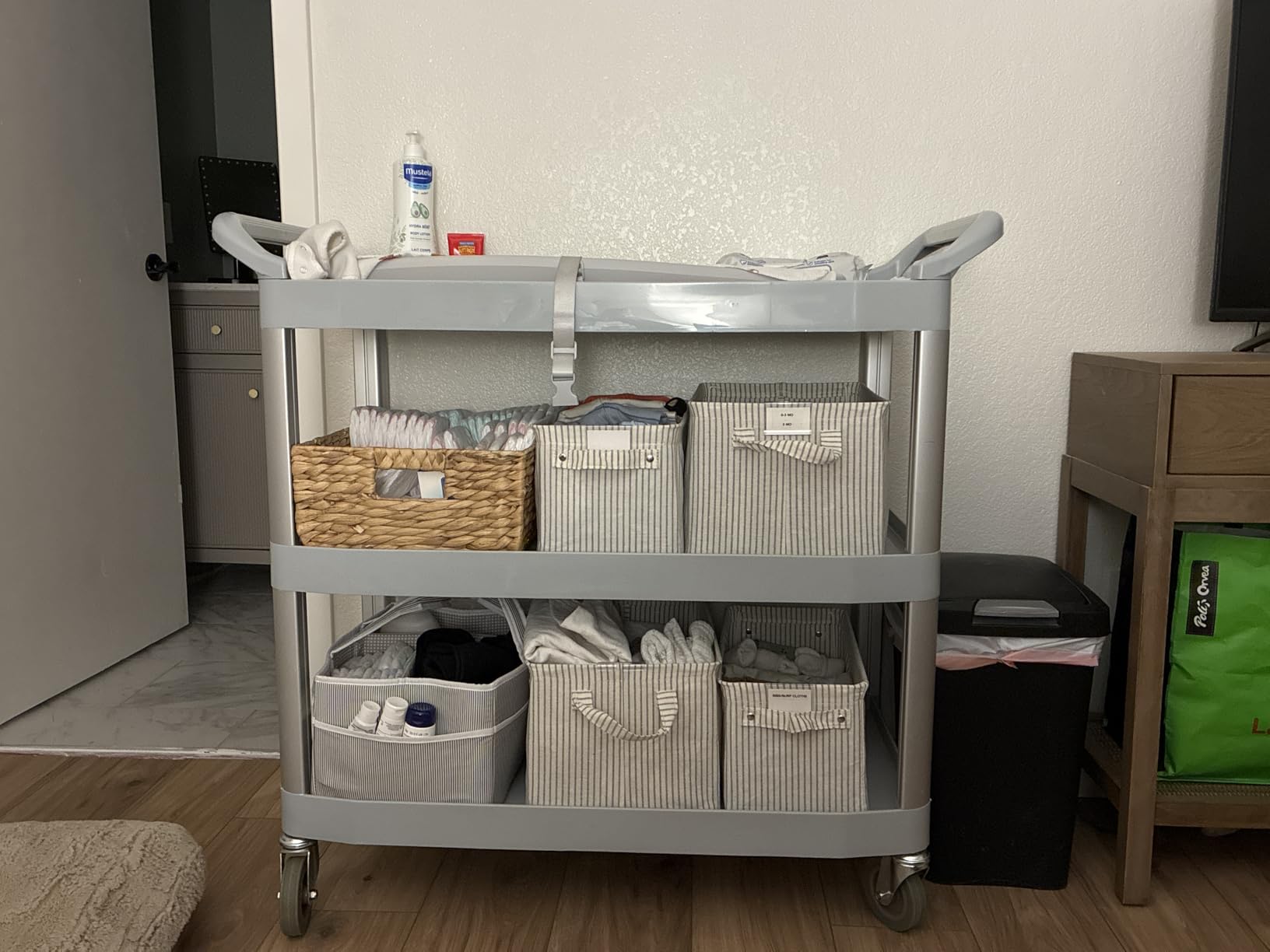 Amazon Basics 3-Tier Rolling Utility Cart with Wheels, Commercial Grade, Storage Cart with 400 lbs Loading Capacity, Portable Mobile Shelving, Gray customer photo 2