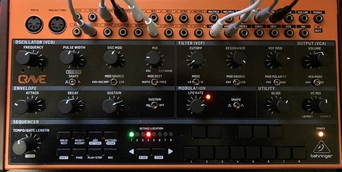 Behringer CRAVE Analog Semi-Modular Synthesizer with 3340 VCO, Classic Ladder Filter, 32-Step Sequencer and 16-Voice Poly Chain customer photo 1