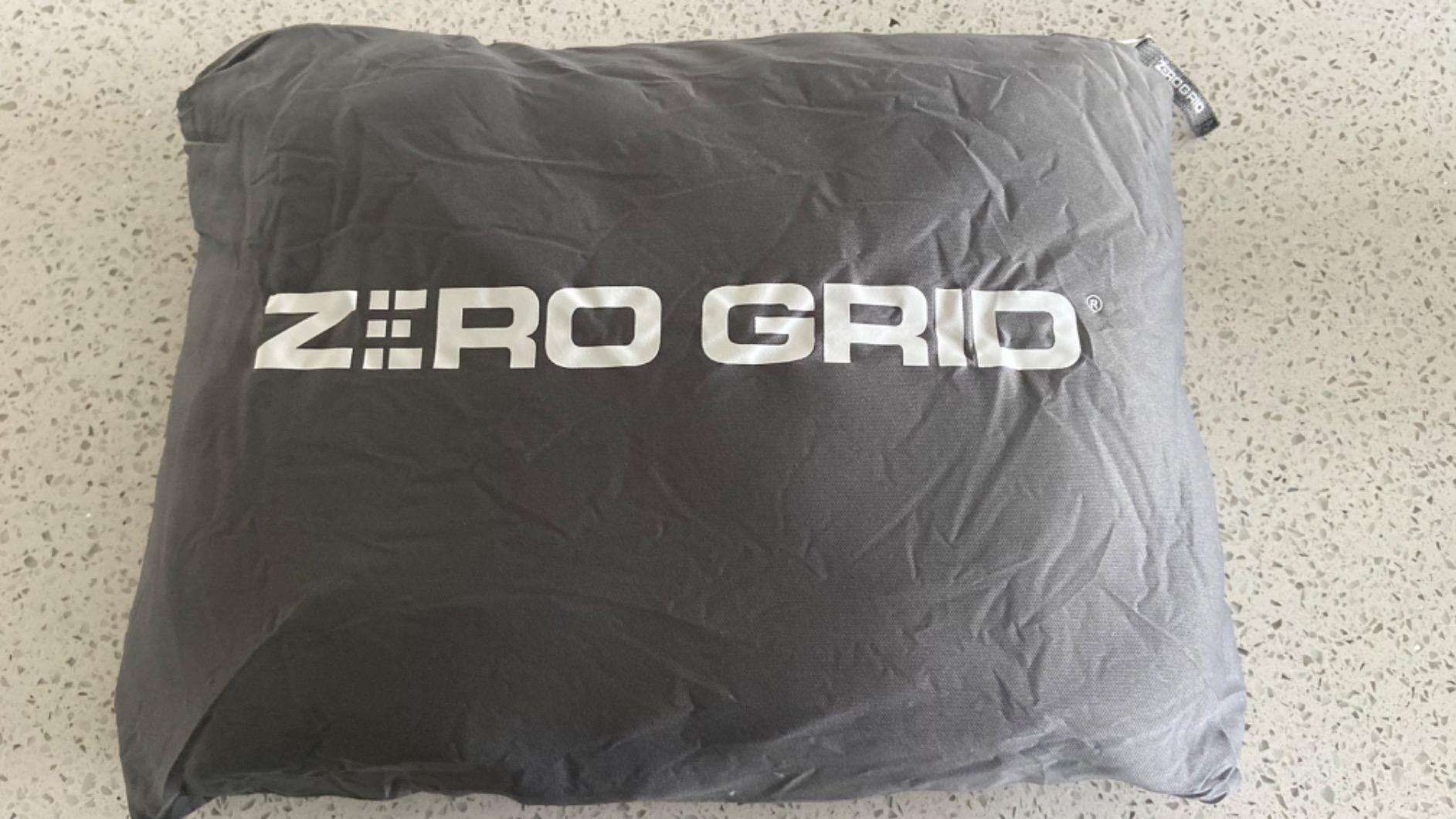 Zero Grid Lightweight Airplane & Travel Blanket with Foot Pockets, Black customer photo 1