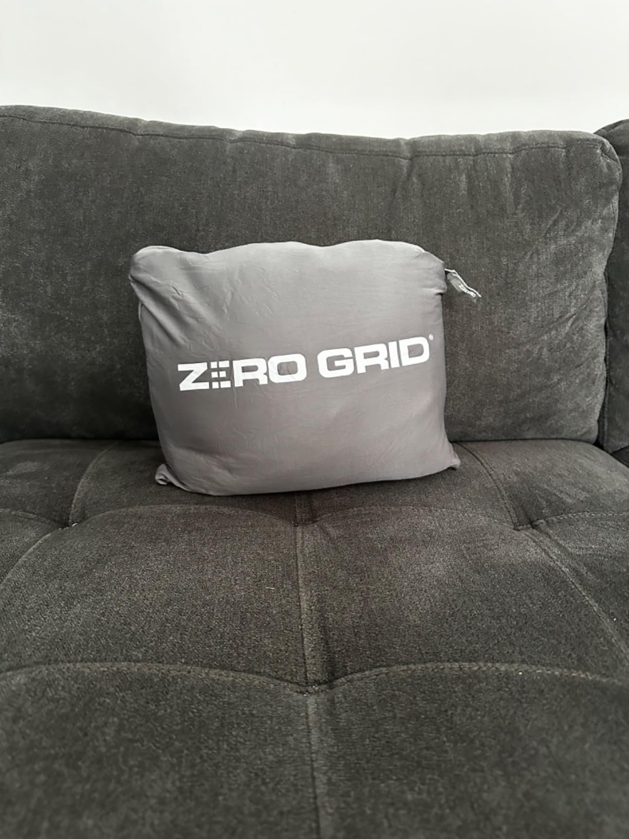 Zero Grid Lightweight Airplane & Travel Blanket with Foot Pockets, Black customer photo 2