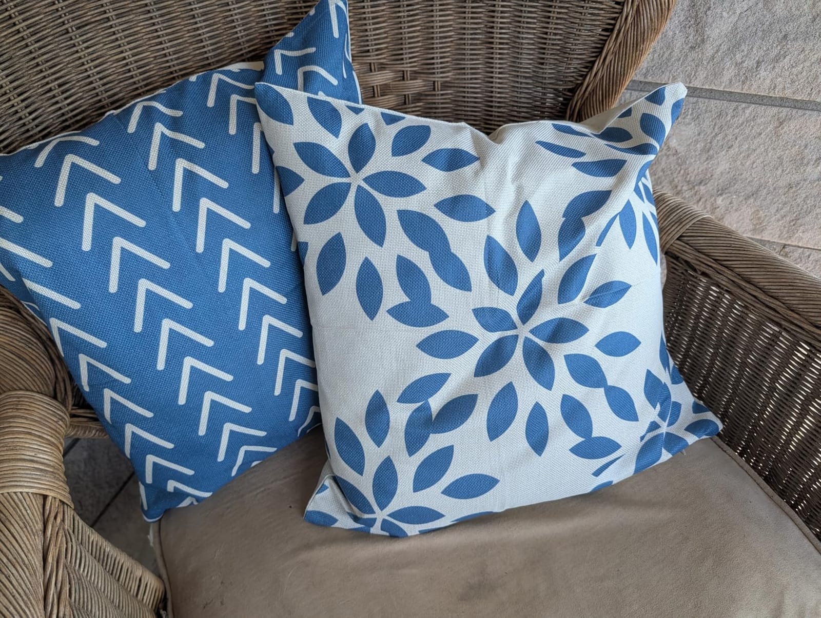 YCOLL Pillow Covers 18x18 Set of 4, Modern Sofa Throw Pillow Cover, Decorative Outdoor Linen Fabric Pillow Case for Couch Bed Car，Light Blue customer photo 1