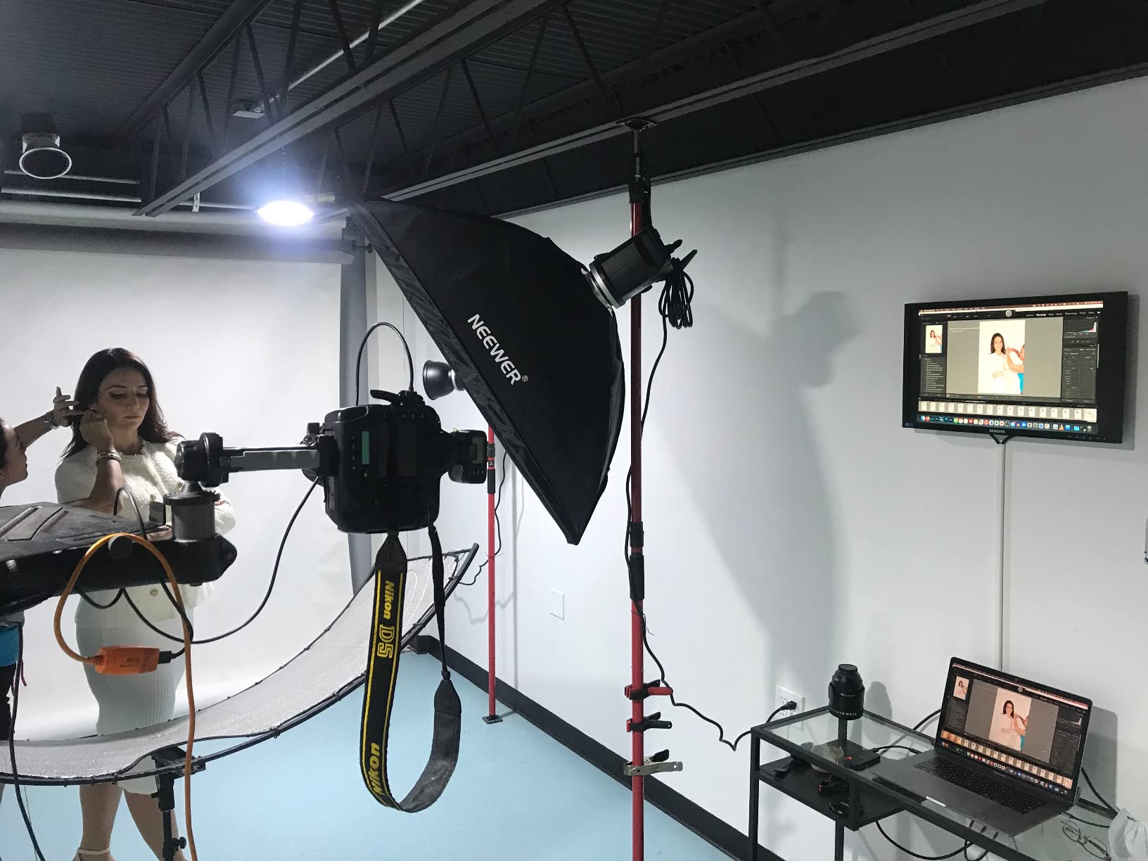 Godox MS300 Compact Studio Flash 300W 2.4G Wireless Monolight with 150W Modeling Lamp,Outstanding Power Output Stability,Anti-Preflash,Bowens Mount,5600±200K CCT,0.1~1.8S Recycle Time customer photo 1