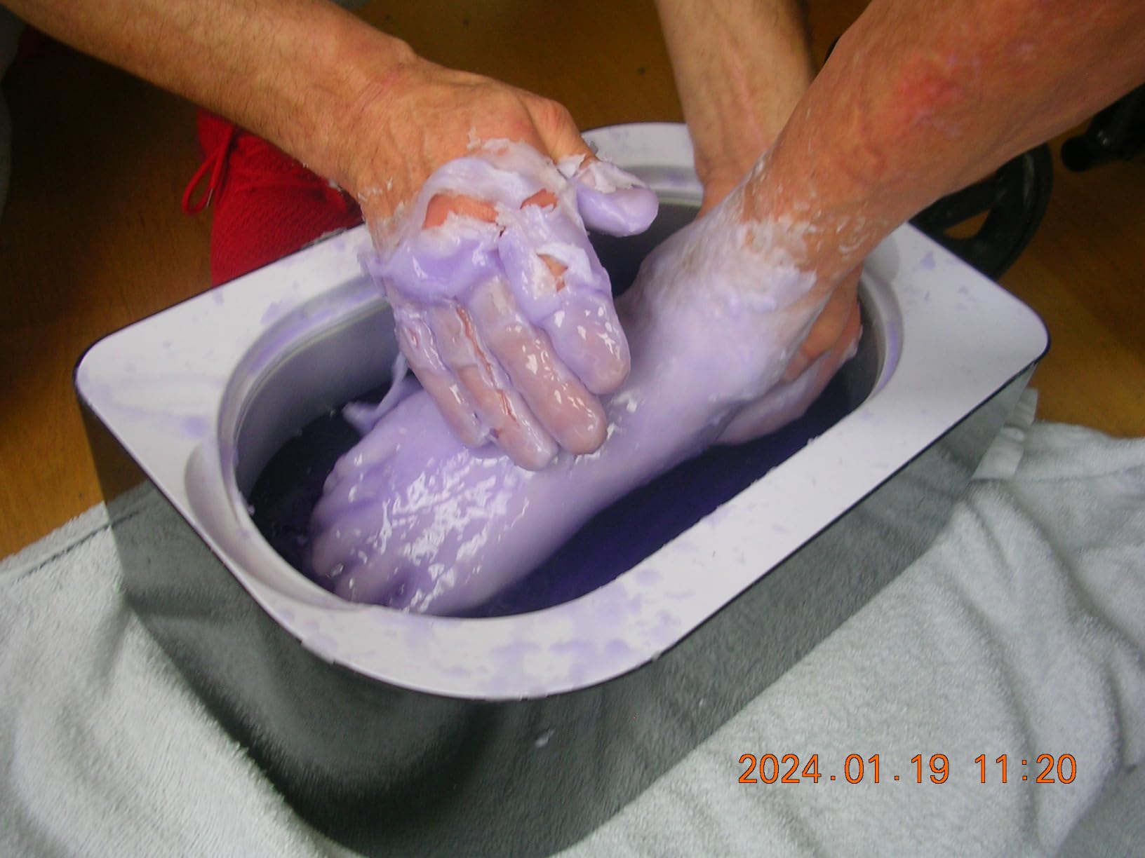Paraffin Wax Machine for Hand and Feet - Karite Paraffin Wax Bath 4000ml Paraffin Wax Warmer Moisturizing Kit Auto-time and Keep Warm Paraffin Hand Wax Machine customer photo 1