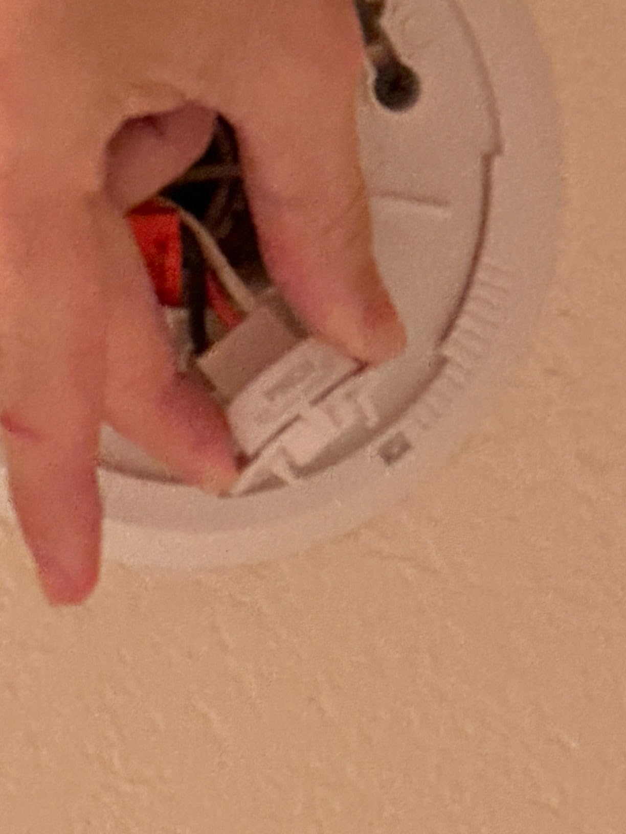 Kidde Hardwired Smoke & Carbon Monoxide Detector, Battery Backup, Interconnectable, LED Warning Light Indicators customer photo 2