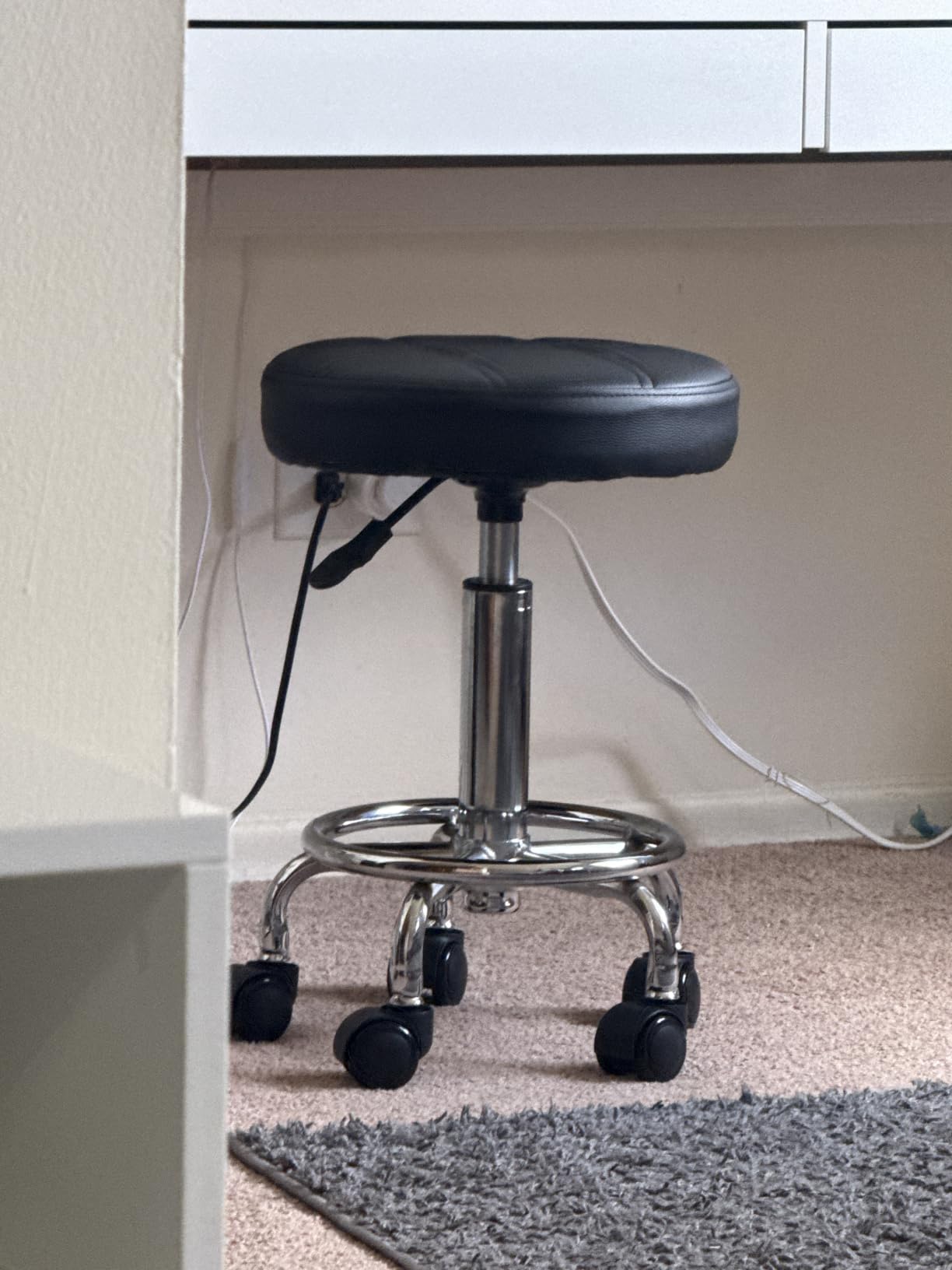 KKTONER Round Rolling Stool Chair PU Leather Height Adjustable Swivel Drafting Work SPA Shop Medical Salon Stools with Wheels Office Chair Small (Black) customer photo 1