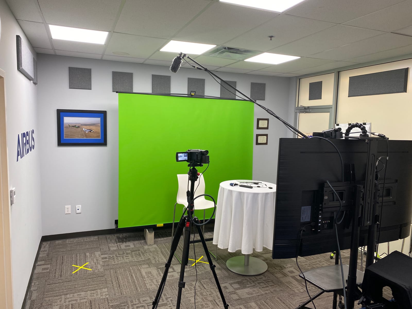 Glide Gear TMP 750 Teleprompter – All Camera & Smartphones, Tablets – 17