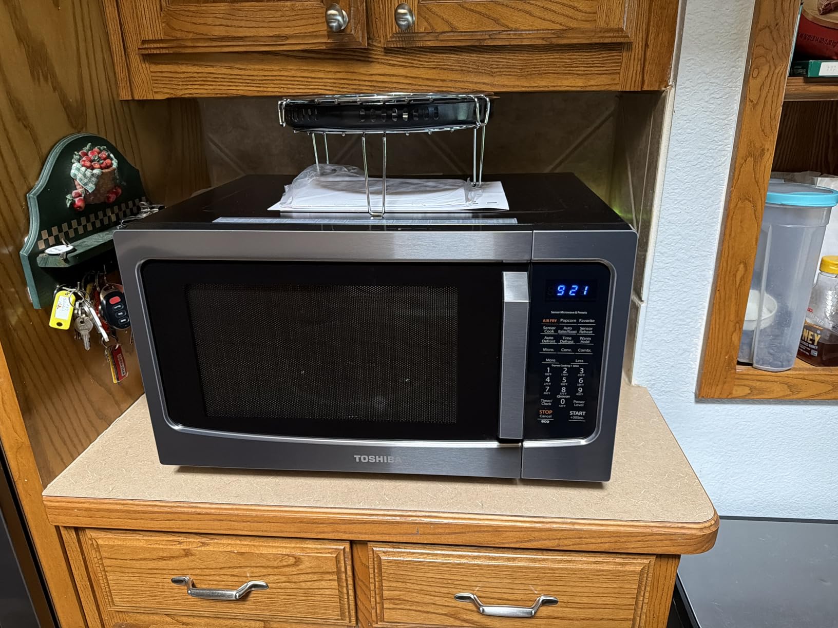 TOSHIBA 4-in-1 Microwave Oven with Air Fryer Combo, 1.5 Cu.Ft, 1000W customer photo 2