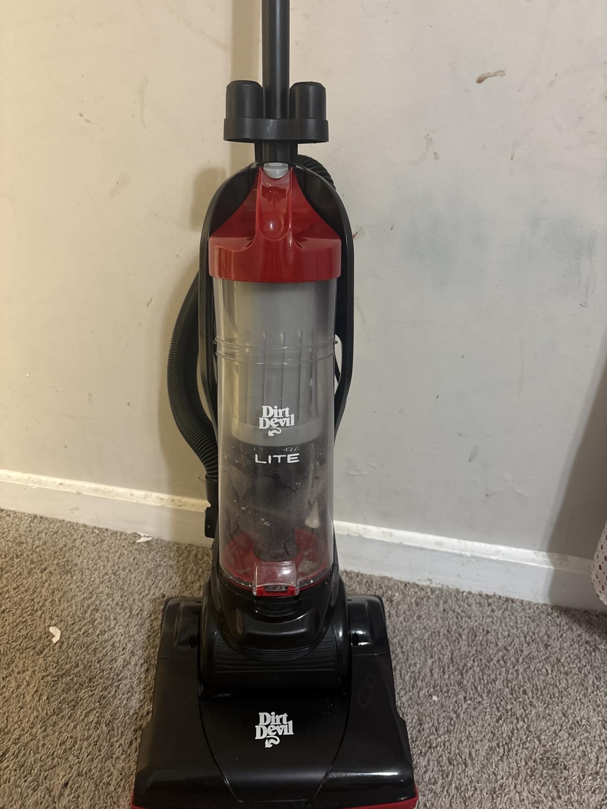 Dirt Devil Endura Lite Upright Bagless Vacuum Cleaner customer photo 1