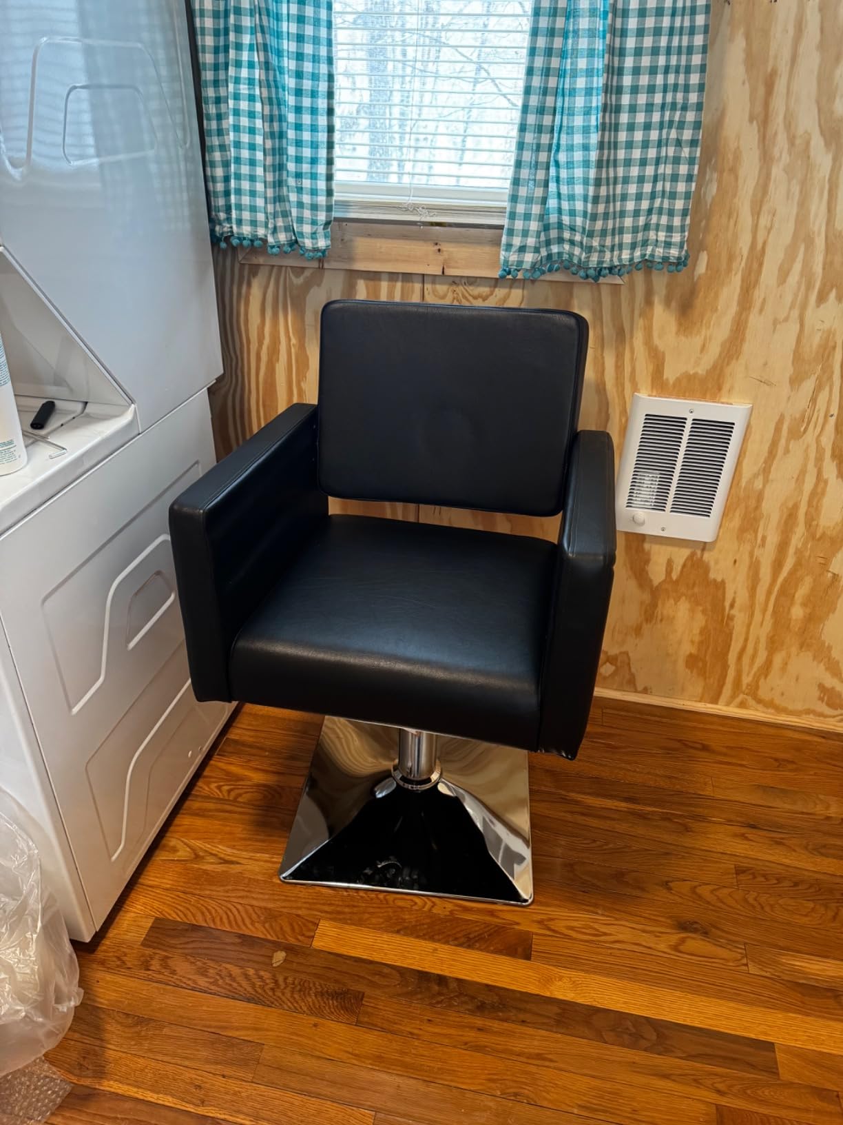 Artist hand Salon Chair for Hair Stylist with Heavy Duty Hydraulic Pump customer photo 1