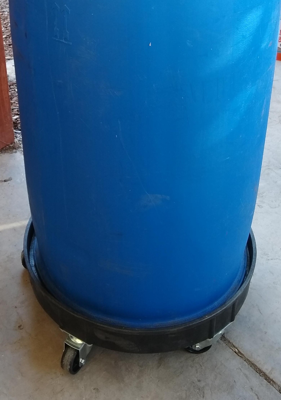 ELAFROS Heavy Duty Plastic Drum Dolly, 30/55 Gallon Barrel Cart, 900lb Gray customer photo 2