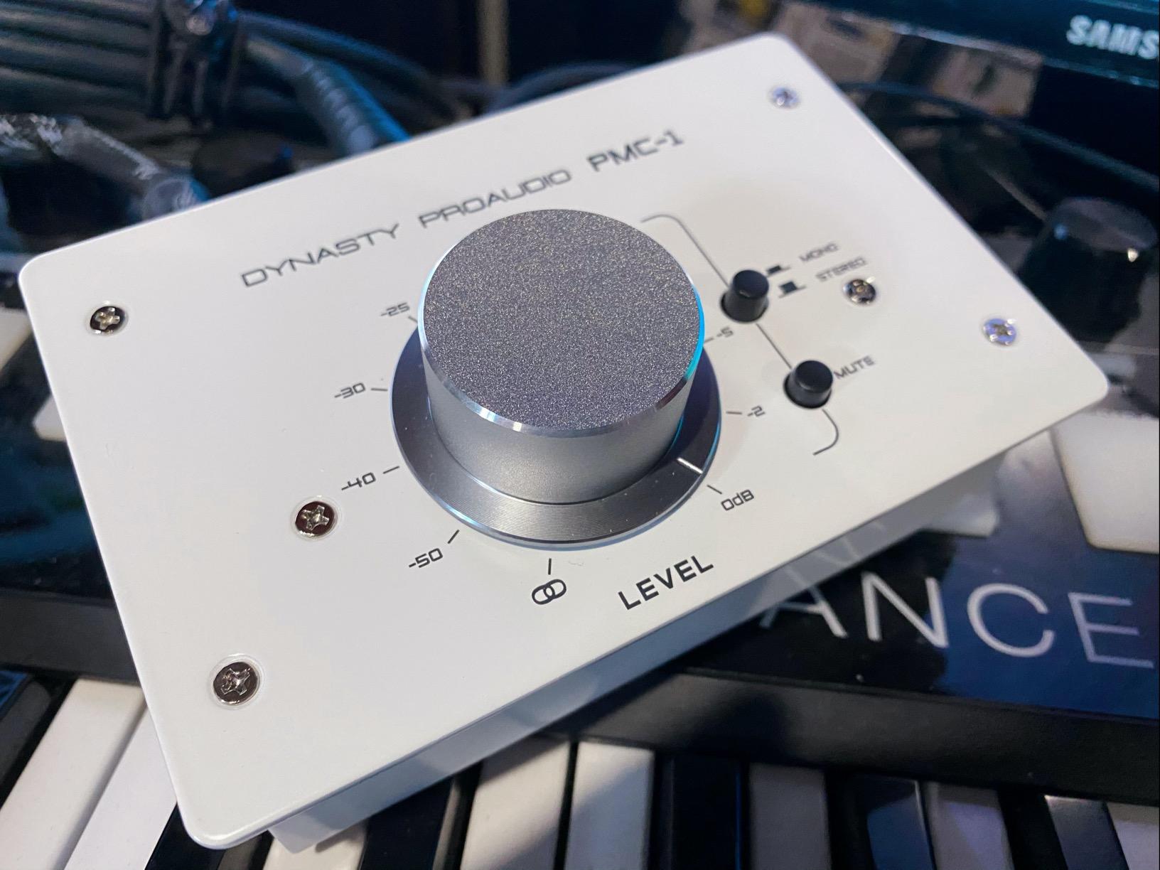 DYNASTY PROAUDIO PMC-1 Premium Passive Stereo Monitor Volume Controller With Large Volume Knob For Extremely Precise Level Adjustments customer photo 2