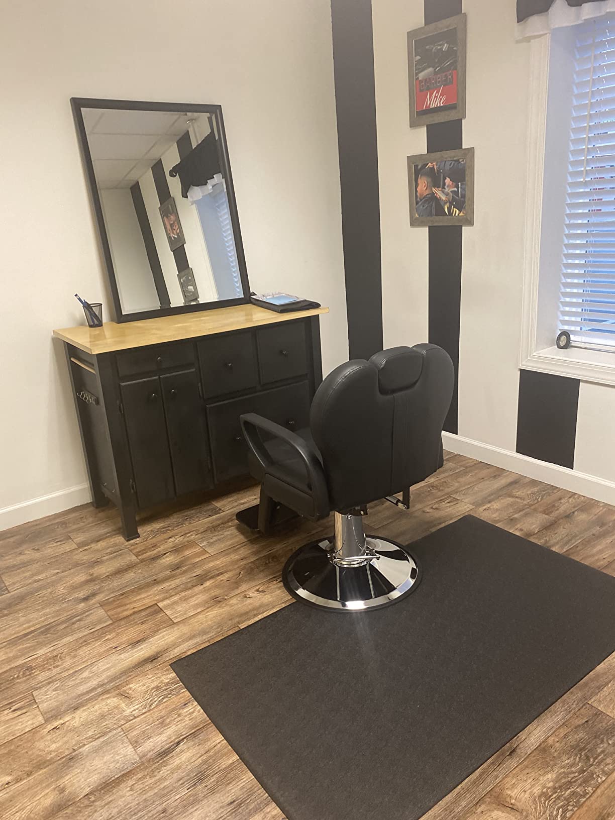 Artist hand Barber Chair Reclining Salon Chair for Hair Stylist, Black customer photo 2