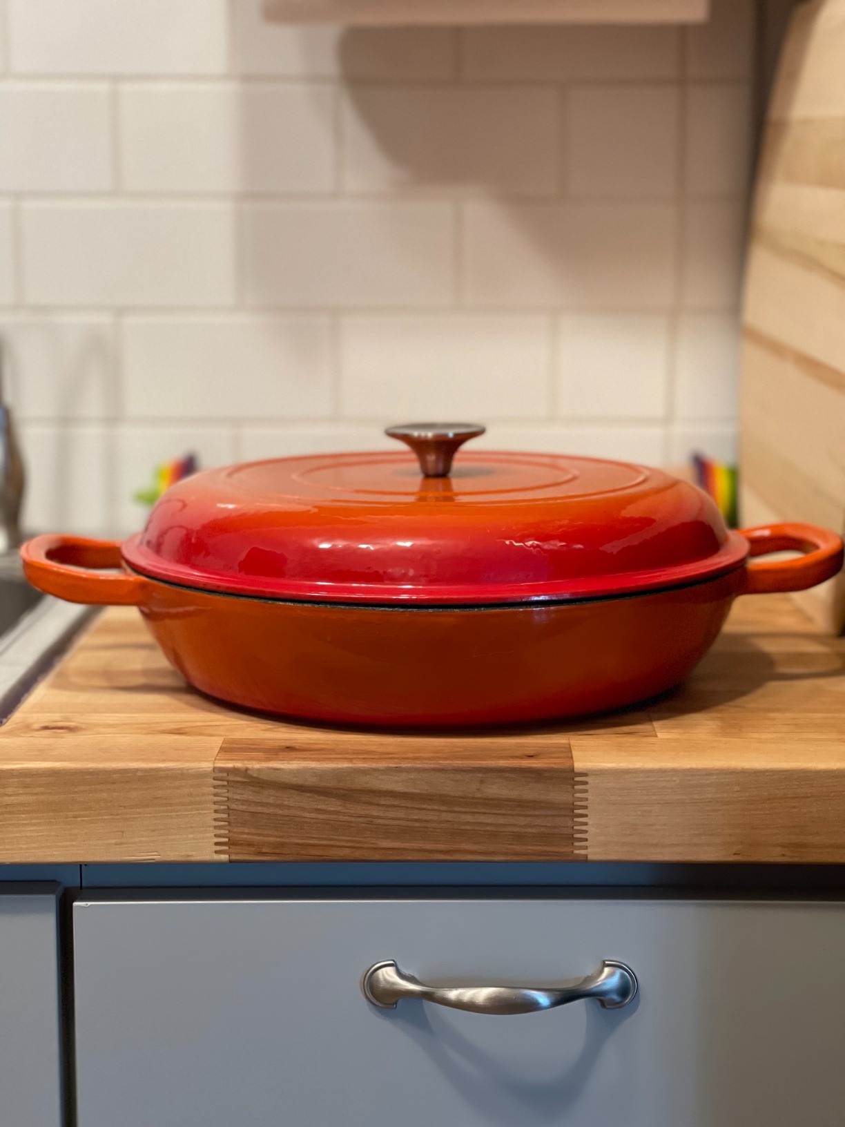 COOKWIN Cast Iron Casserole Braiser, 3.8 Quart Enameled Cast Iron Dutch Oven Pan with Lid, Heavy Duty and Dual Handles Skillet, Oven-Safe Porcelain Surface Casserole Dish, Red customer photo 1