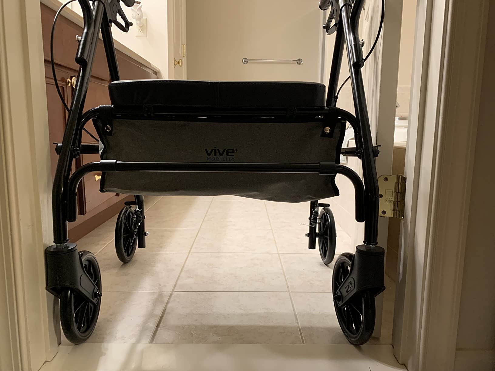 Vive Bariatric Rollator Walker for Seniors - 500 lbs Capacity - Rolling customer photo 2