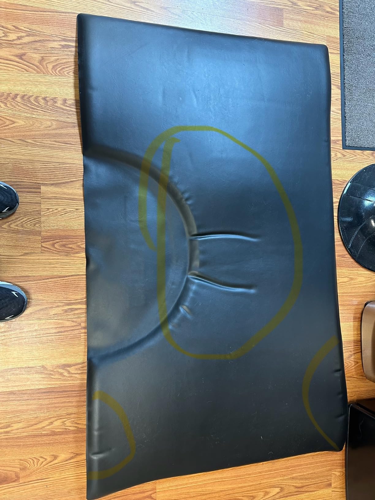 1 Inch Thick Barber Cutting Chair Salon Floor Mats for Beauty Hair Stylist Station Anti Fatigue (Black, 5 Ft × 3 Ft Rectangle) customer photo 1