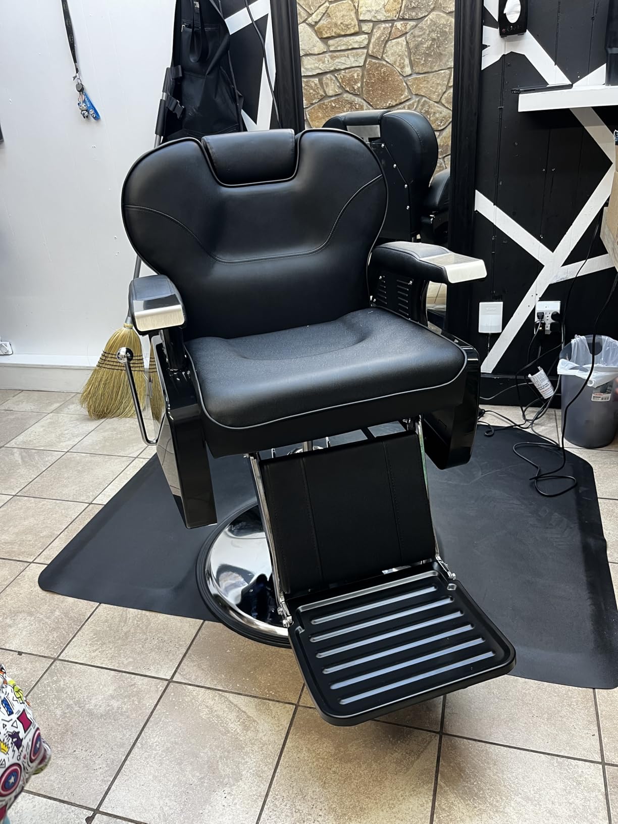 OmySalon All Purpose Hydraulic Barber Chair Recline 360 Degree Swivel Height Adjustable Heavy Duty Hairdresser Chair Beauty Salon Spa Tattoo Styling Equipment customer photo 1