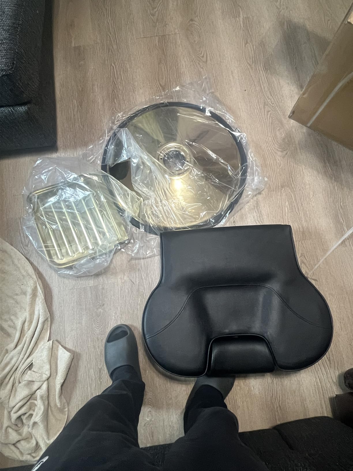 OmySalon All Purpose Hydraulic Barber Chair Recline 360 Degree Swivel Height Adjustable Heavy Duty Hairdresser Chair Beauty Salon Spa Tattoo Styling Equipment customer photo 2