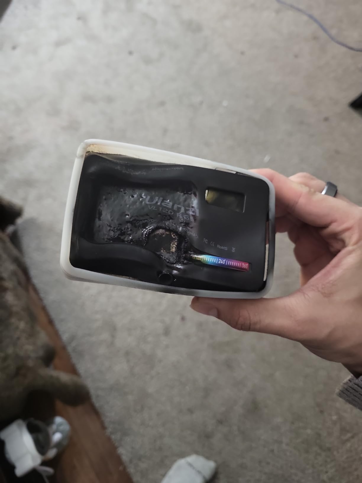 Ulanzi VL120 RGB Video Light On-Camera, 3100mAh, 2500-9000K Pocket Lights customer photo 2