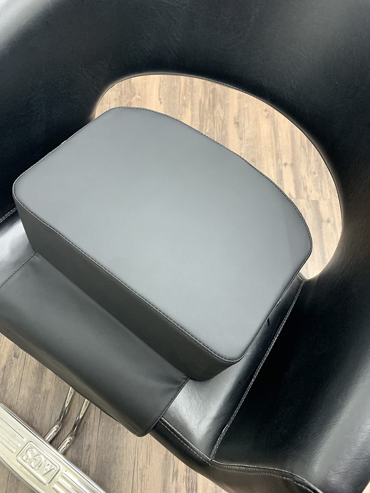 Salon Booster Seat Cushion for Child Hair Cutting,Children's Hair Cut, Styling Chair, Child Booster seat Cushion, PU leatherBarber Shop Children's Haircut, Styling Cushion customer photo 2